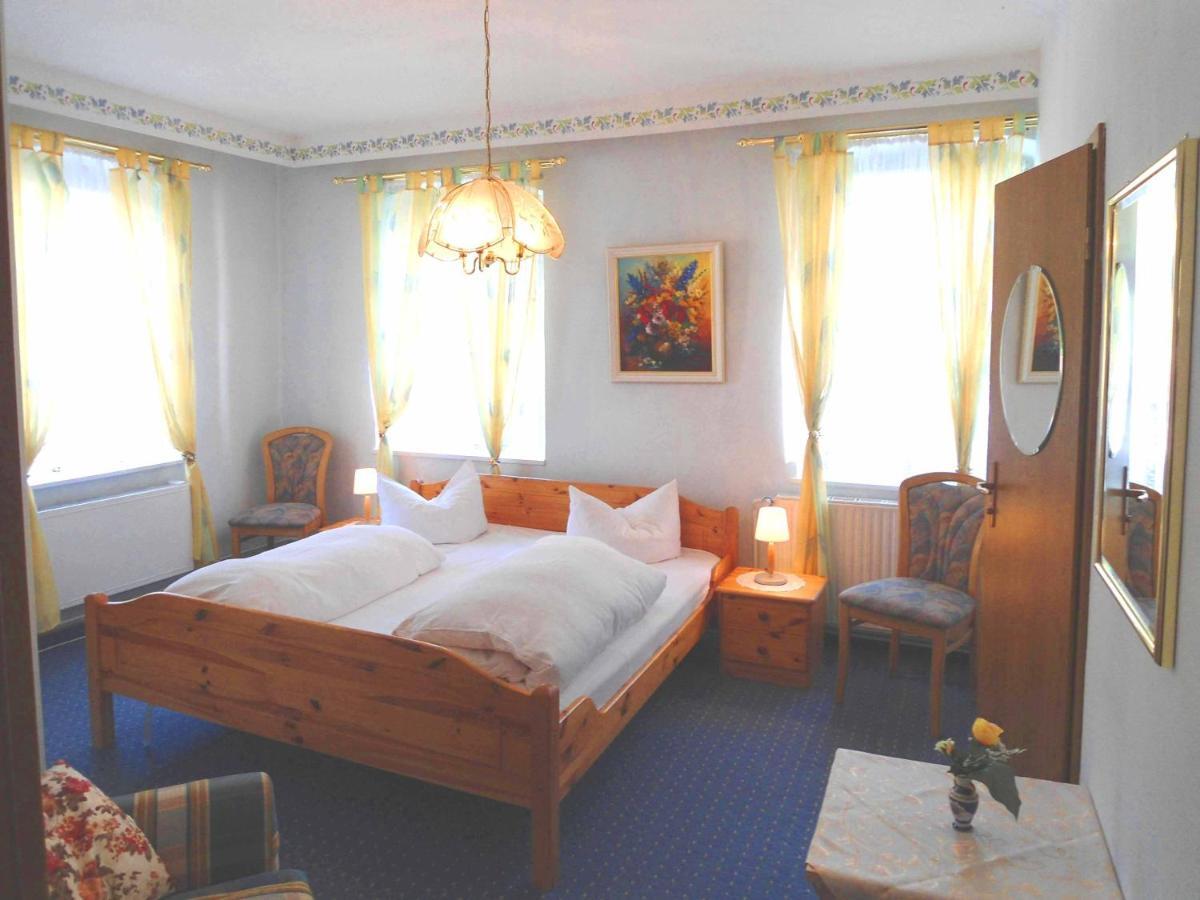 Hotel Krone Goessweinstein Exterior foto